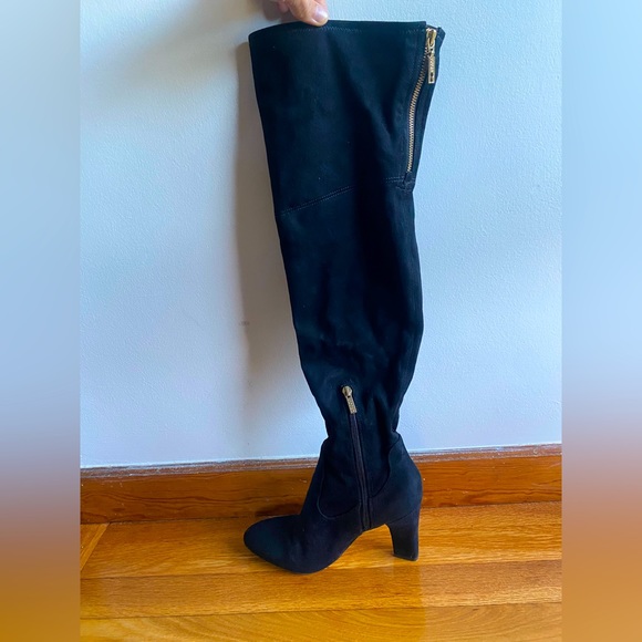 Over-the-knee suede boots - Picture 4 of 11